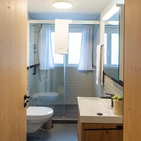 4 For 8 People Bergcafe Aurora Lenzerheide