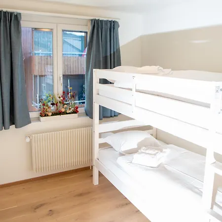 4 For 8 People Bergcafe Aurora * Lenzerheide