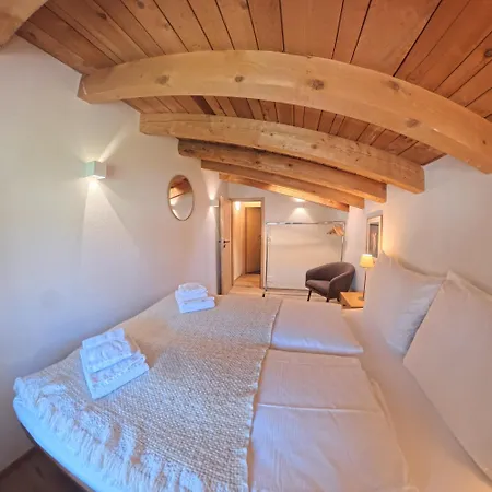 With Mountain View Apartment Lenzerheide
