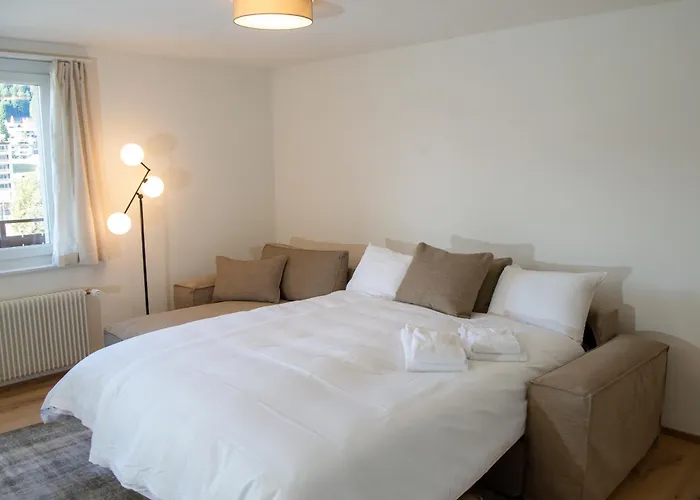 4 For 8 People Bergcafe Aurora Lenzerheide/Lai