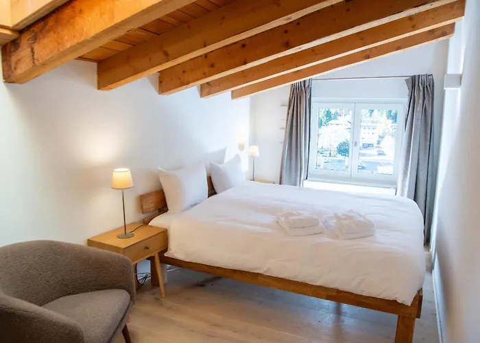 4 For 8 People Bergcafe Aurora